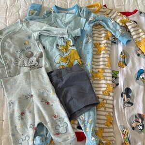 7 pieces of Disney newborn-12mo boy clothes (003)